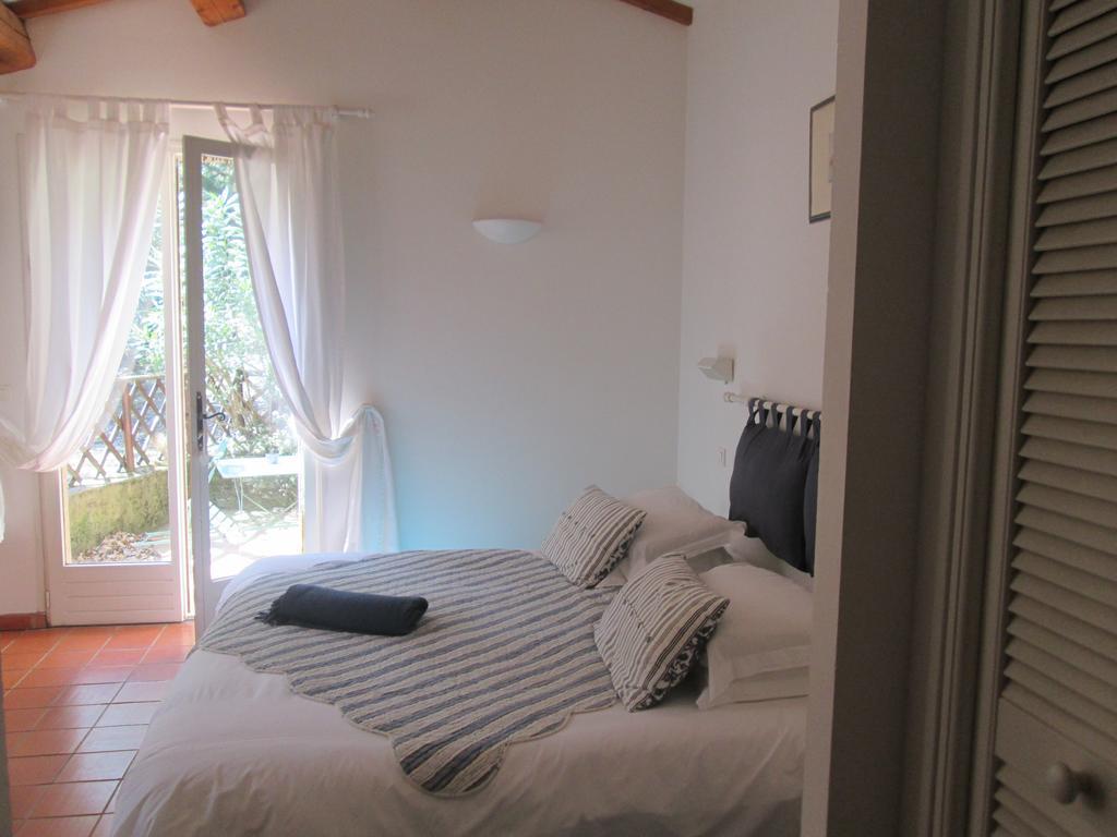 B&B Lei Bancaou La Garde-Freinet Bilik gambar