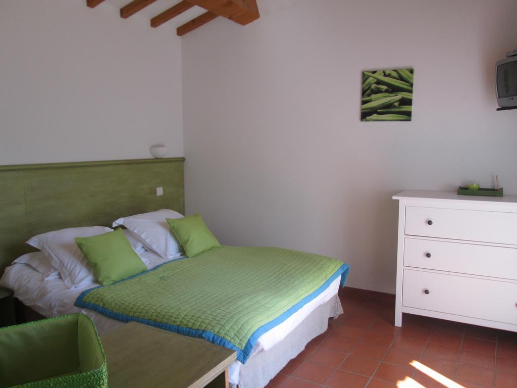 B&B Lei Bancaou La Garde-Freinet Bilik gambar